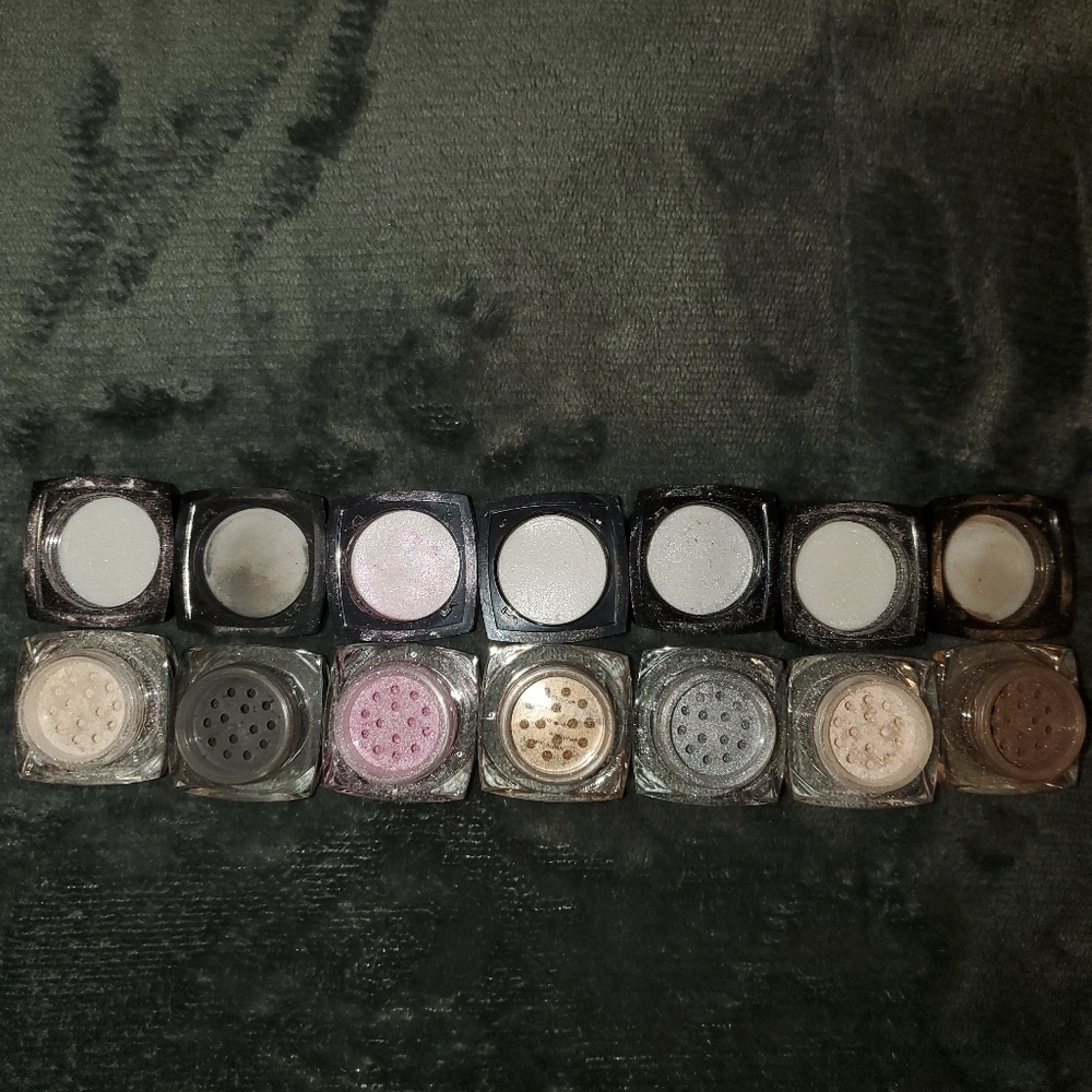 Younique retired eyeshadow